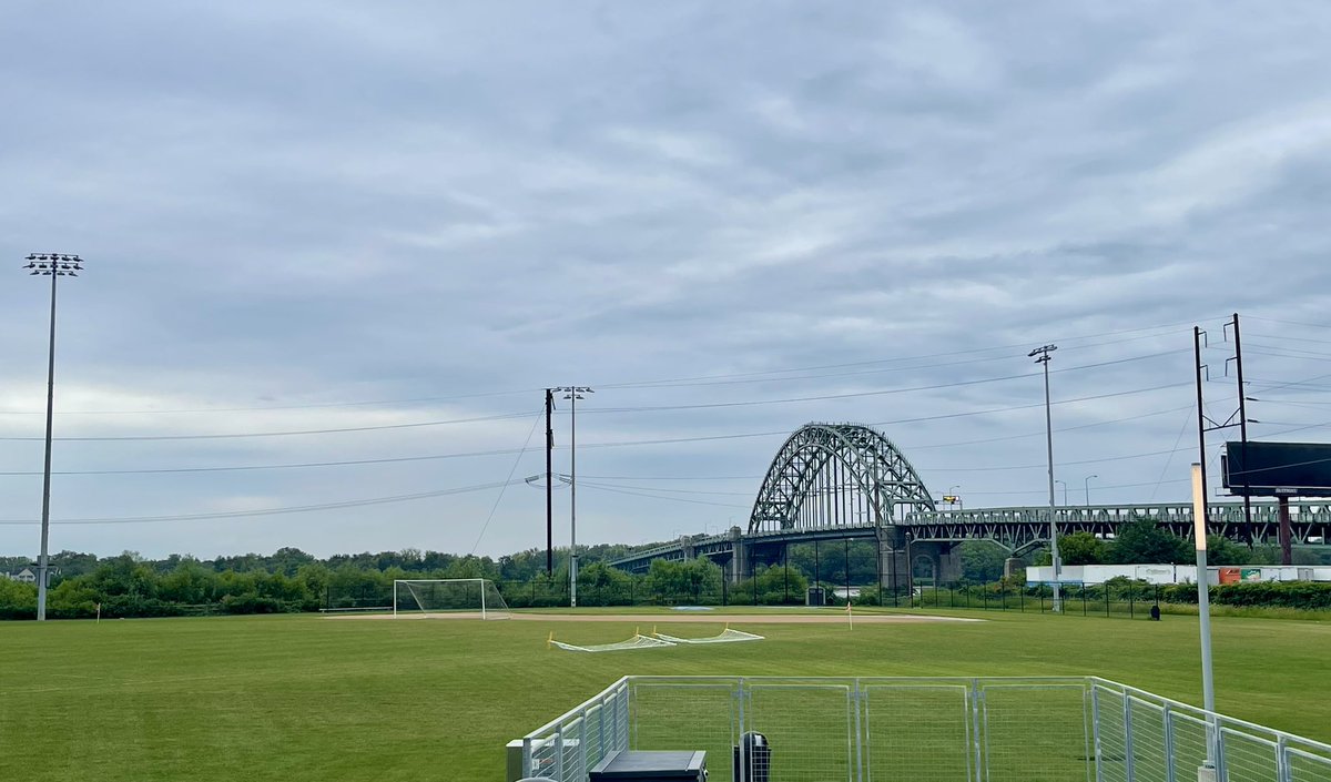 PhillyFink's tweet photo. Nice backdrop for a highschool game #Tac1 https://t.co/I4rh2X9emz
