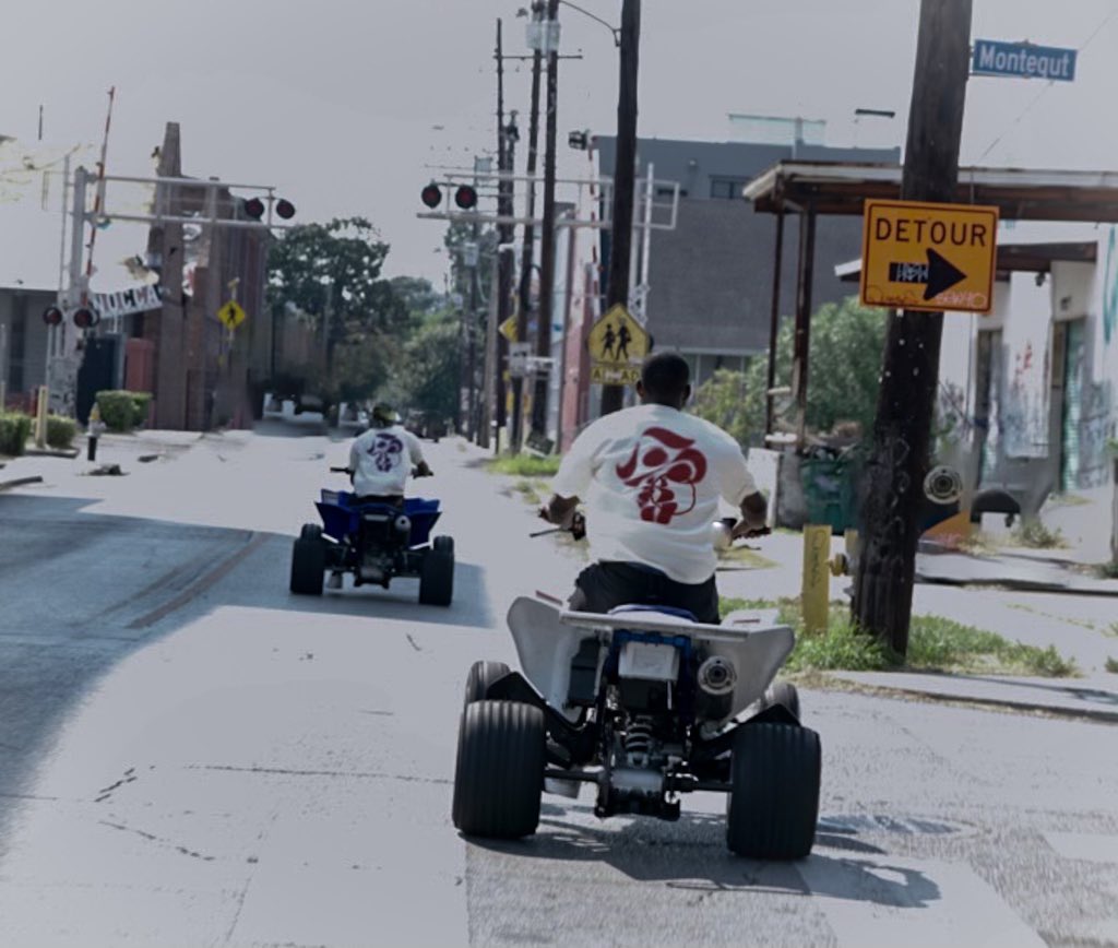 Paw_Online's tweet photo. 24 hours in New Orleans 🔋 https://t.co/dIO06pPEwS