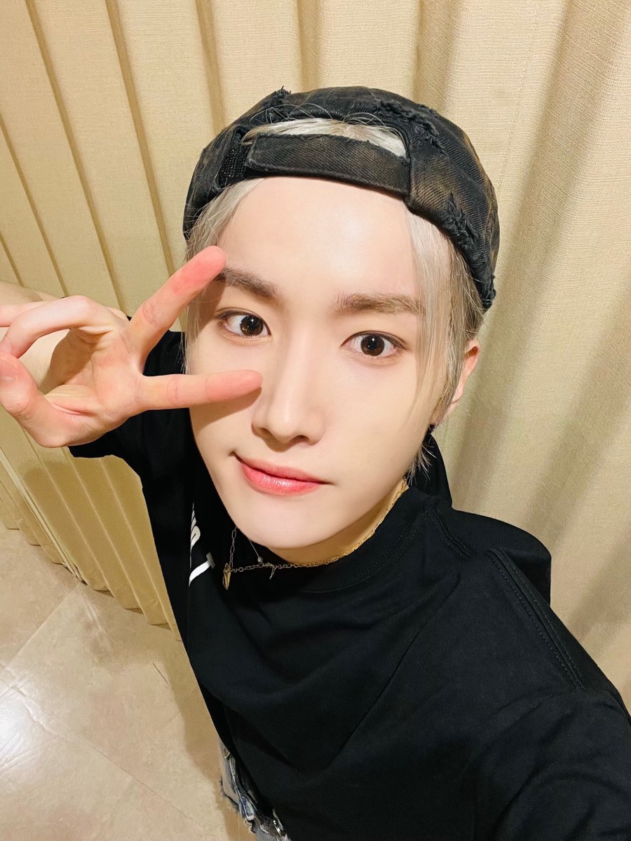 TPST__JP's tweet photo. [#ヒョク] Osaka T-OUR❤️❤️ 今日はとても幸せだったし、明日も期待してね~！💕 https://t.co/01ihGGb8C4