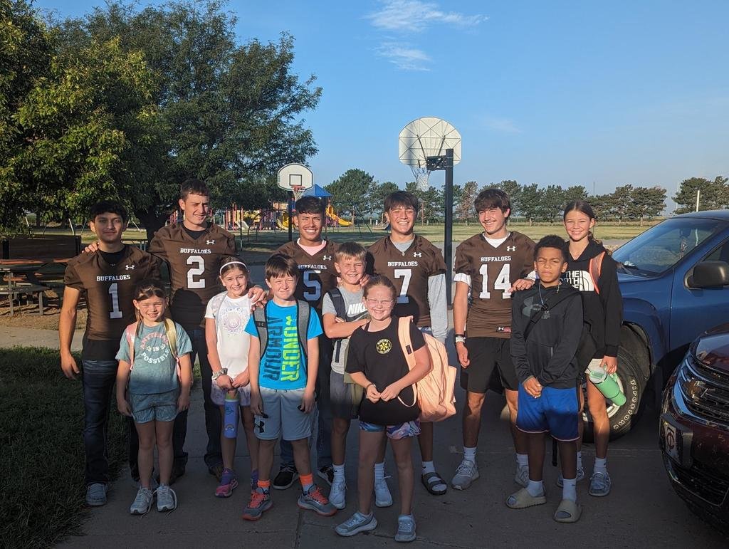 USD457's tweet photo. The GCHS football players were at Plymell Elementary School yesterday morning greeting students and giving high fives. The team will participate in a scrimmage at Wichita-Heights tomorrow at 6:30pm. https://t.co/y87elzxnud