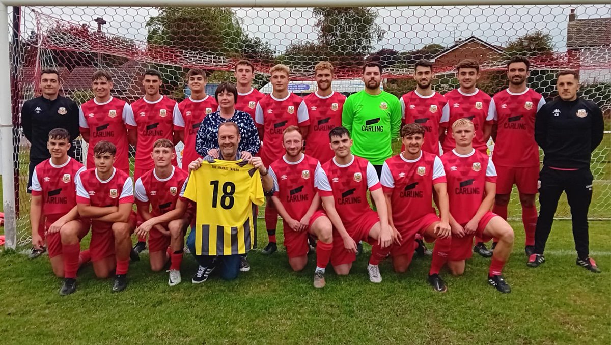 KnaresboroughFC's tweet photo. 🚨NEW KIT ALERT🚨

Last night our reserves played in their brand new kit as sponsored by our friends and supporters at The Market Tavern Knaresborough. 

Huge thank you to Mark and the team at The Market Tavern for arranging and sponsoring the kit. It looks amazing 🔴⚫️ https://t.co/sDp3kKHv8b