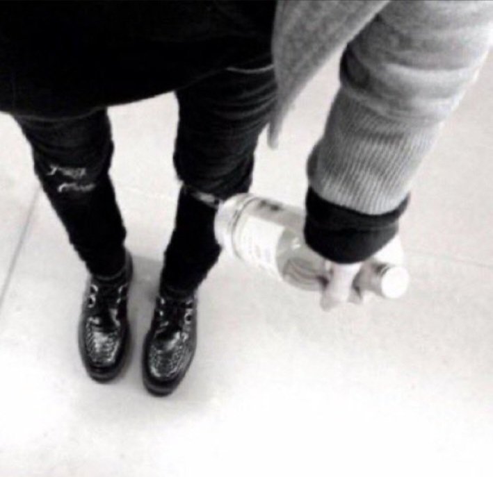 FinallyBones's tweet photo. Pictures that have haunted me for years ...

🏷️ Edtwt 4n4r3x1a thinspo th1nsp0 anamia 4n4m14 disorderedthoughts bonespo bonesp0 deathsp0 deathspo https://t.co/tqGh3TMe79