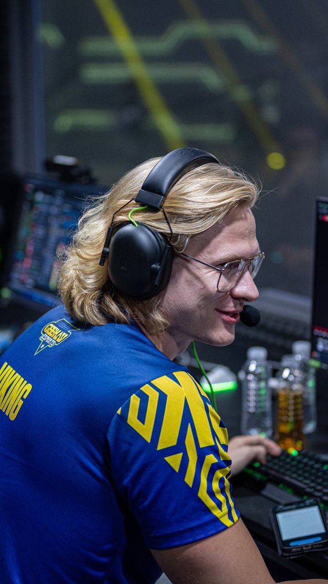 geekay_esports's tweet photo. بعض من صور لاعبينا بالدوري العربي للعبة ليغ أف ليجند 🤩💛💙
#GK_FTW #LEIP23 #ArabianLeagueLoL #TBT #TBThursday https://t.co/vP1mK0ePqr