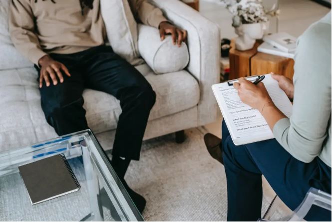 PurchasingPower's tweet photo. @EBNbenefitnews says employee mental health &amp; wellness is linked to their attitude toward finances. 87% want financial education, and 84% would like access to a financial planner, counselor, or therapist. Let Purchasing Power offer support. #HRLeaders

https://t.co/kCDUhlfg77 https://t.co/uIp9CIdZQ5