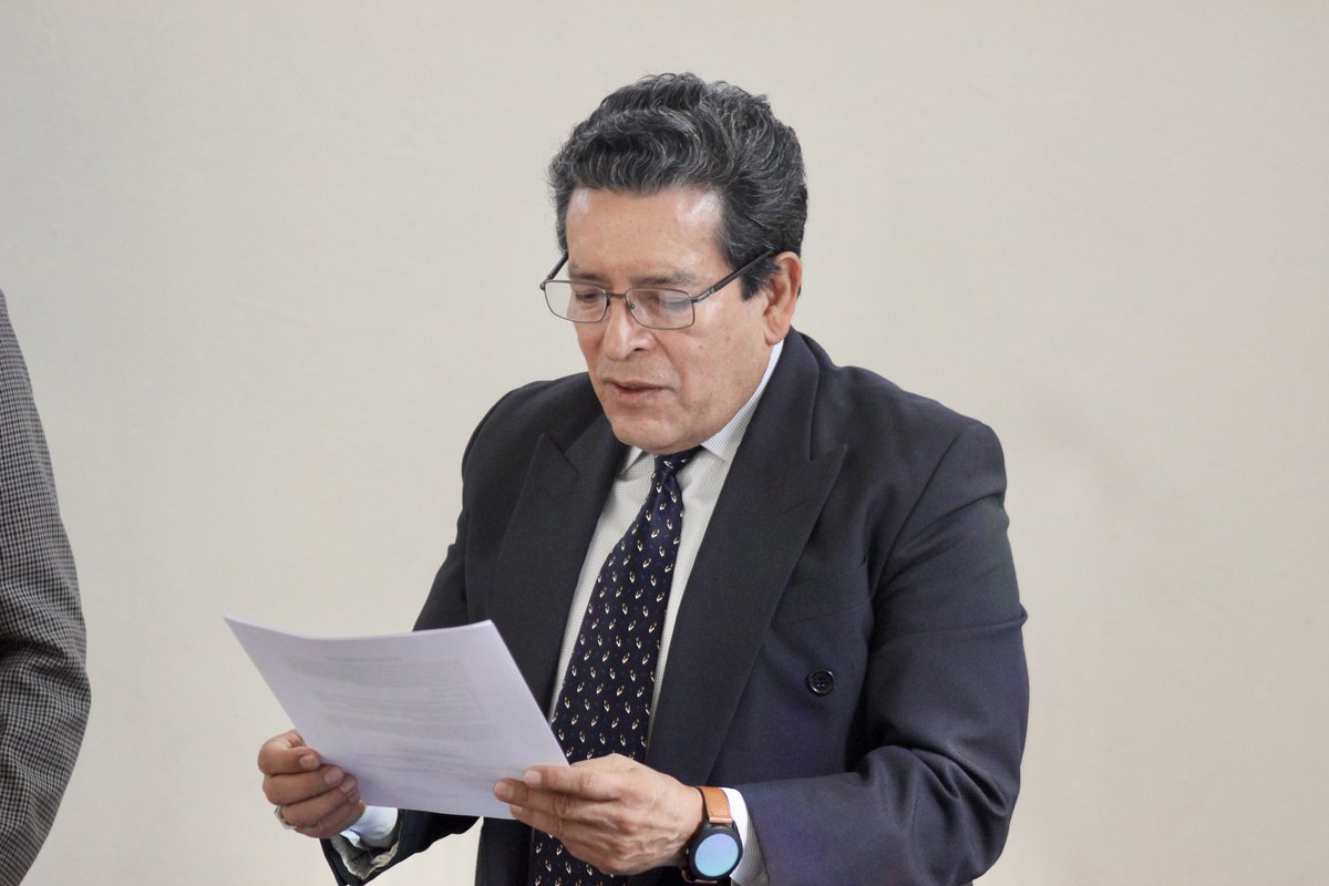 caeqroac's tweet photo. El Arq. Aldo Alfaro se registró como candidato a la Vicepresidencia de la FECAPEQ. Mencionó con entusiasmo que es un honor y un privilegio tener la oportunidad de participar en este nuevo reto, para representar a la comunidad de profesionales comprometidos de nuestro Estado. https://t.co/AlEGtuh0xf
