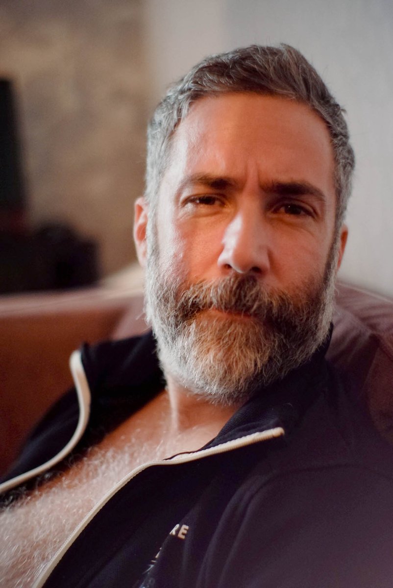 PlusSizedOtter's tweet photo. Scruff daddy https://t.co/6i1FNGWsB7