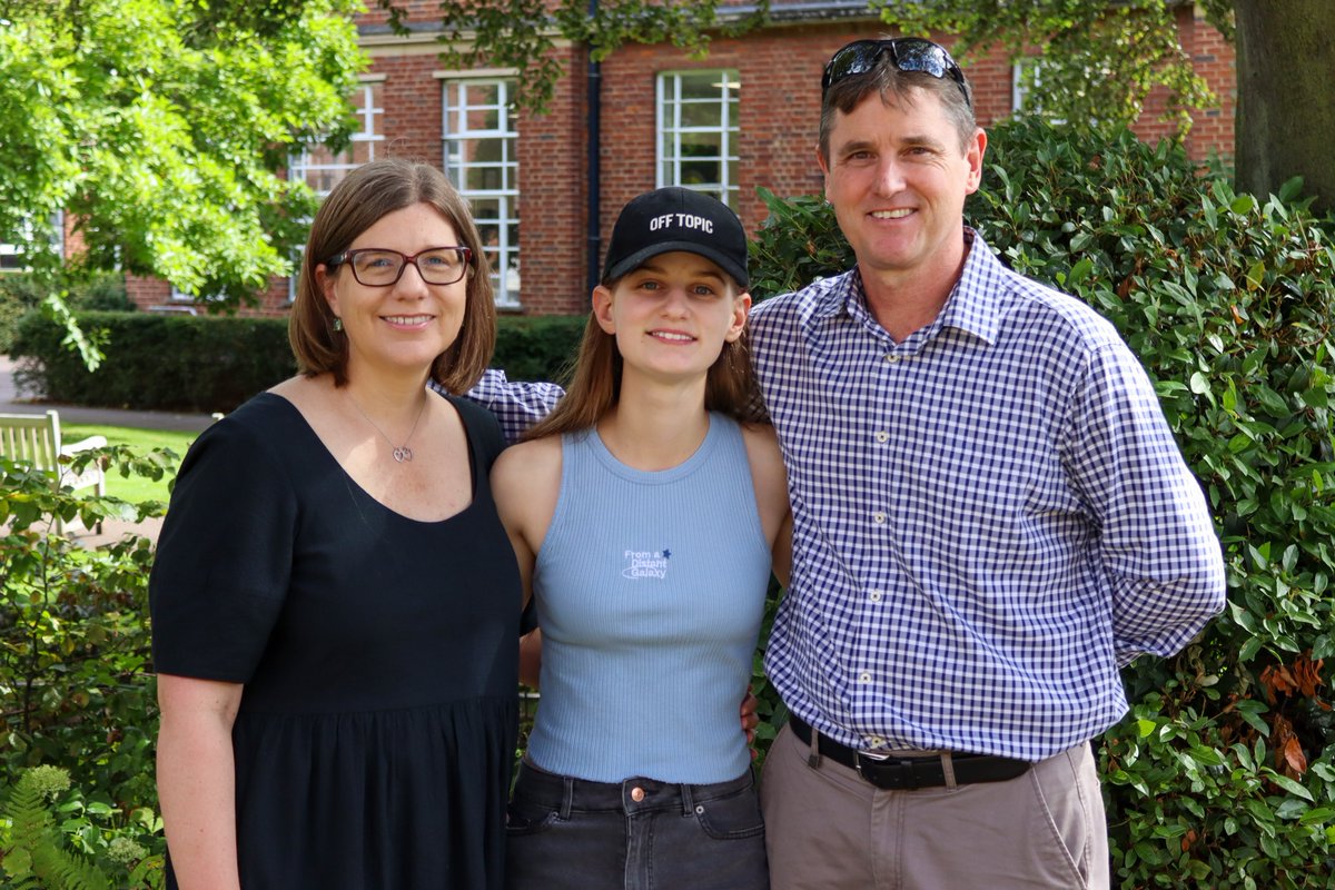 BedfordGirlsSch's tweet photo. Congrats to our amazing GCSE students! π
Your dedication has paid off with outstanding results - 2/3 achieved grades 9-7 (A and above), 21% scored grade 9. We're so proud of you and enjoyed celebrating with you and your families today. Best wishes for #BGSSixthForm!π https://t.co/2dCGd0obdv