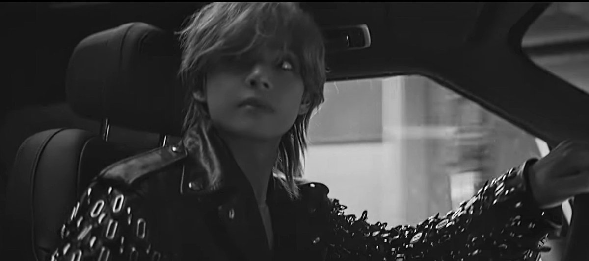 Black and white beauty....

BLUE MV TEASER 2
BLUE BY V OUT 
#V_Layover #V_Blue