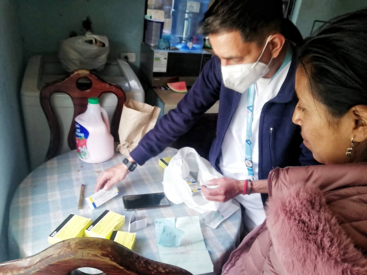 caaesanlazaro's tweet photo. #NuestroTrabajoContinúa | Visitamos a nuestros pacientes de sensible manejo y que presentan dificultades de movilización a #Quito de los cantones Cayambe y Pedro Moncayo, así brindamos la ayuda inmediata de nuestro equipo de salud mental del #CAAESanLázaro 🏥 de @Salud_Ec https://t.co/t0QozGCqFQ