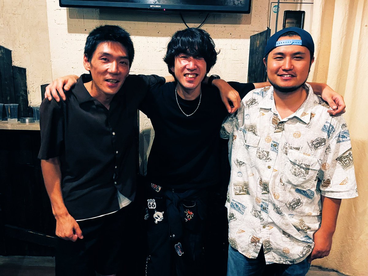 【ご報告】

一ヶ月間サポートとして演奏してくれていた、ベースの村上拓真(<a href="/c5k_e/">たくま</a> )が正式加入致しました！！！

日頃より応援してくれている方々、SNSを見てくれている方々、本当に感謝しております。

これからまた沢山の出来事が待ち受けていると思いますが、今を精一杯生きていきます。