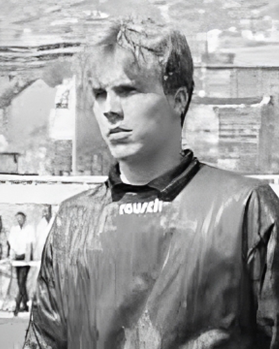 fccarlzeissjena's tweet photo. Heute wäre Robert Enke 46 Jahre alt geworden. 

Unsere Gedanken sind bei ihm und seiner Familie. 
Wir werden Dich nie vergessen, Robert. 

#FCC #gedENKEn #MehrAlsFussball 

@EnkeStiftung https://t.co/ZE5BmpX3V6