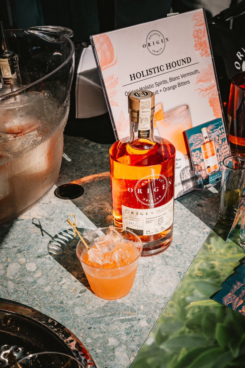 OrigenSpirits's tweet photo. As the season comes to an end, we wanted to reminisce on one of our favorite events we attended in Amagansett, NY at Stephen Talkhouse with @Glassdotfun 😜
Live every hour like it’s happy hour… and drink HOLISTIC!
📸: Joanna Lin https://t.co/RWXfGhNnvM