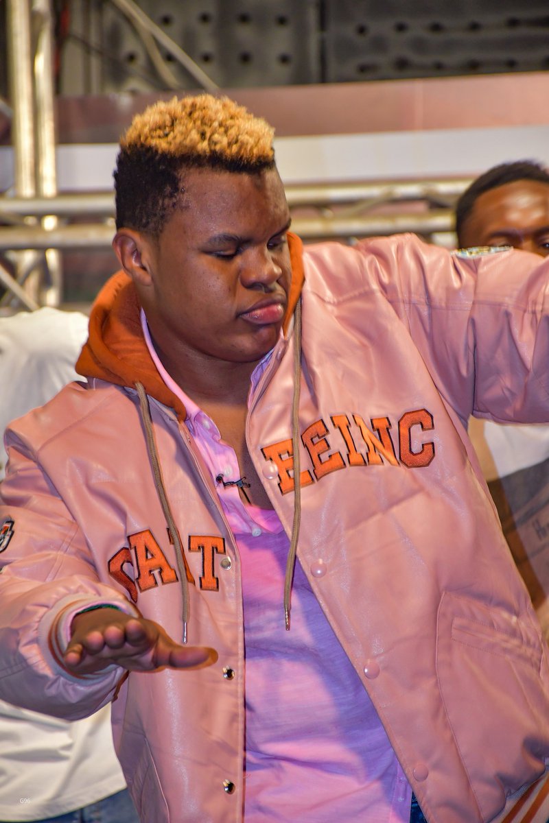 Joedebestt's tweet image. Kaa ngoma kameshika #str8uplive 

Mr. Mbwembwe always got you 🔥