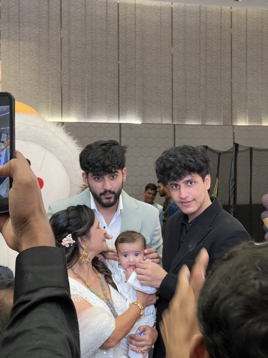 JasusKing's tweet photo. Asher in the house ❤️

#AbhishekMalhaan #TriggeredInsaan #FukraInsaan https://t.co/OswgdN4k5L