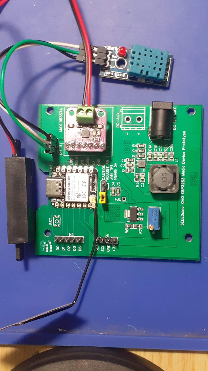 JeanRedelinghu1's tweet photo. A Media Device prototype based on the XIAO ESP32S3.
I managed to get a few things tested, and all work quite well...
https://t.co/Utfiq7H6C6

#makeriot2020
#xiaoesp32s3
#seeedstudio https://t.co/KEsx3erEZA