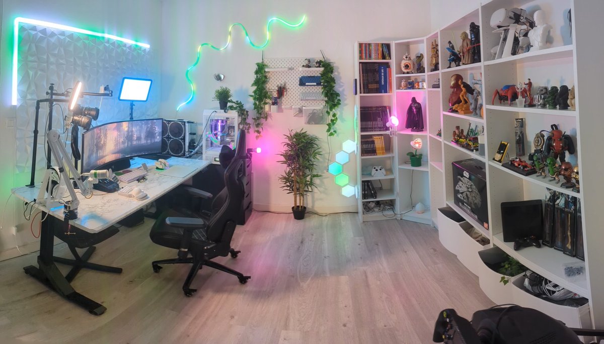 chroniqued1g33k's tweet photo. #setupday #setupgaming #gamer #setupgamer #twitch #twitchstreamer avec je #live. https://t.co/VlXxyX517t