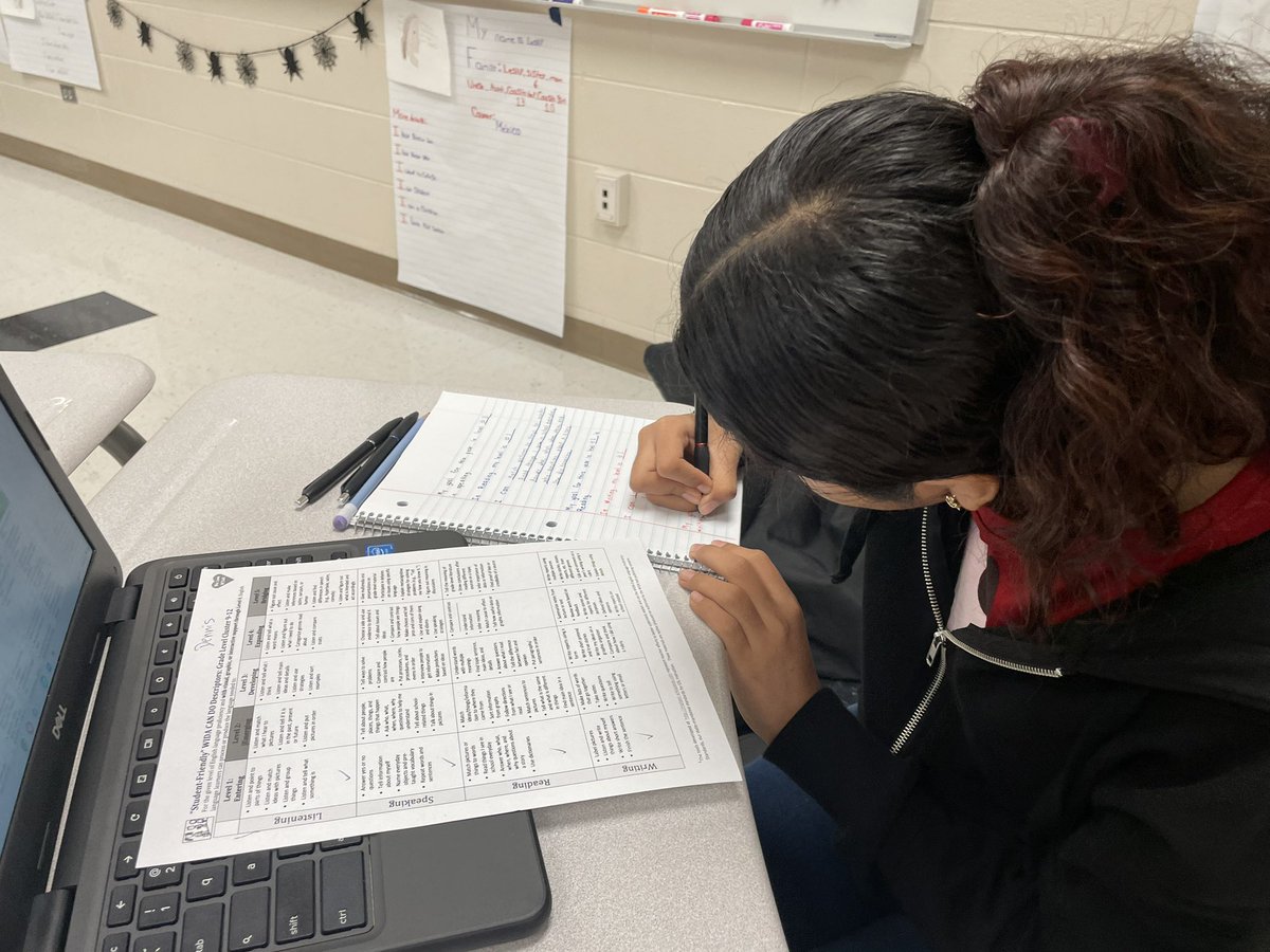 emilyfranESL's tweet photo. Newcomers reading, understanding, &amp; analyzing their @WIDA_UW CAN DOs.

We’re also making linguistic goals for the school year.

Students ended up with 4 full paragraphs stating their current level, and goals! #NewcomersCAN #WebLife https://t.co/4Tuhss4Zma