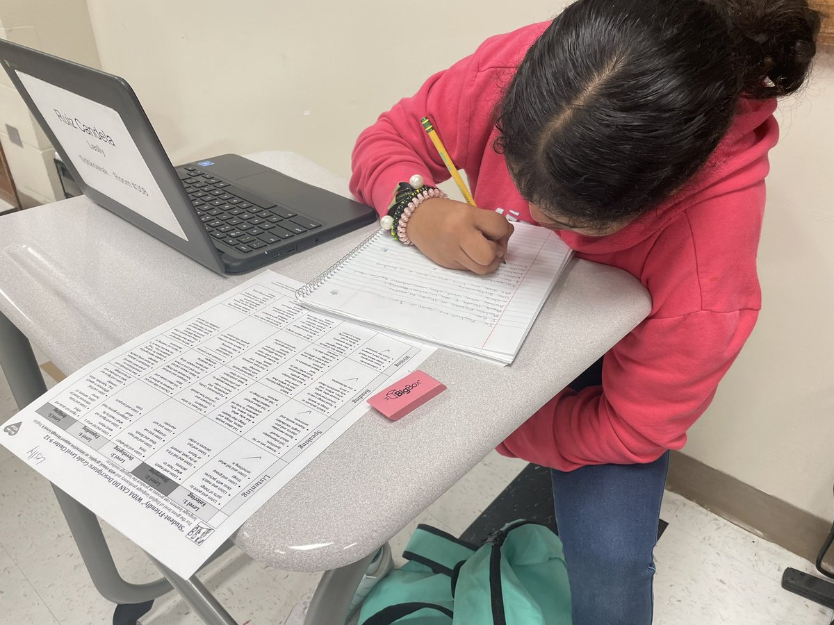 emilyfranESL's tweet photo. Newcomers reading, understanding, &amp; analyzing their @WIDA_UW CAN DOs.

We’re also making linguistic goals for the school year.

Students ended up with 4 full paragraphs stating their current level, and goals! #NewcomersCAN #WebLife https://t.co/4Tuhss4Zma