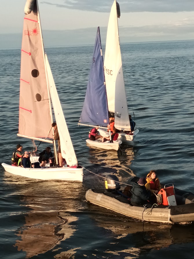 LakersMSNeeds's tweet photo. Ending with a fantastic BBQ Lakers At Sea took their last trip for 2023 out yesterday evening! We cannot thank @braysailingclub enough, as well as their volunteers, and of course a huge thank you to Jack &amp; Anna. See you again next year! #sailing #Sailing #bray #braysailingclub https://t.co/JdsHIKpi9r