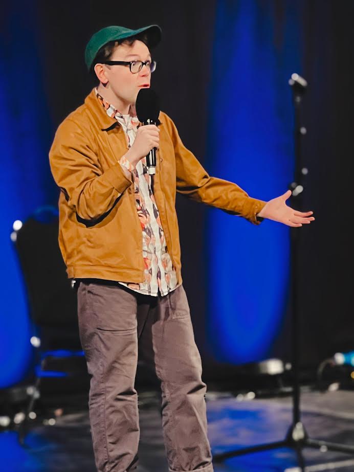 macarthurboyd's tweet photo. if you can't make it to edinburgh, i'm on @BBCRadio4 tonight at 11pm for FRESH FROM THE FRINGE which will also be available for free on @BBCSounds 

here's a picture of me from the recording somehow looking like the old man from up and the wee boy from up at the same time https://t.co/UdRljOYtam