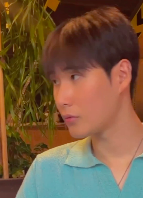 repeathis's tweet image. 왜이래잘생겻는데...
덮은 생머리 지대 청순하셔...😍💛

#eldon #엘던