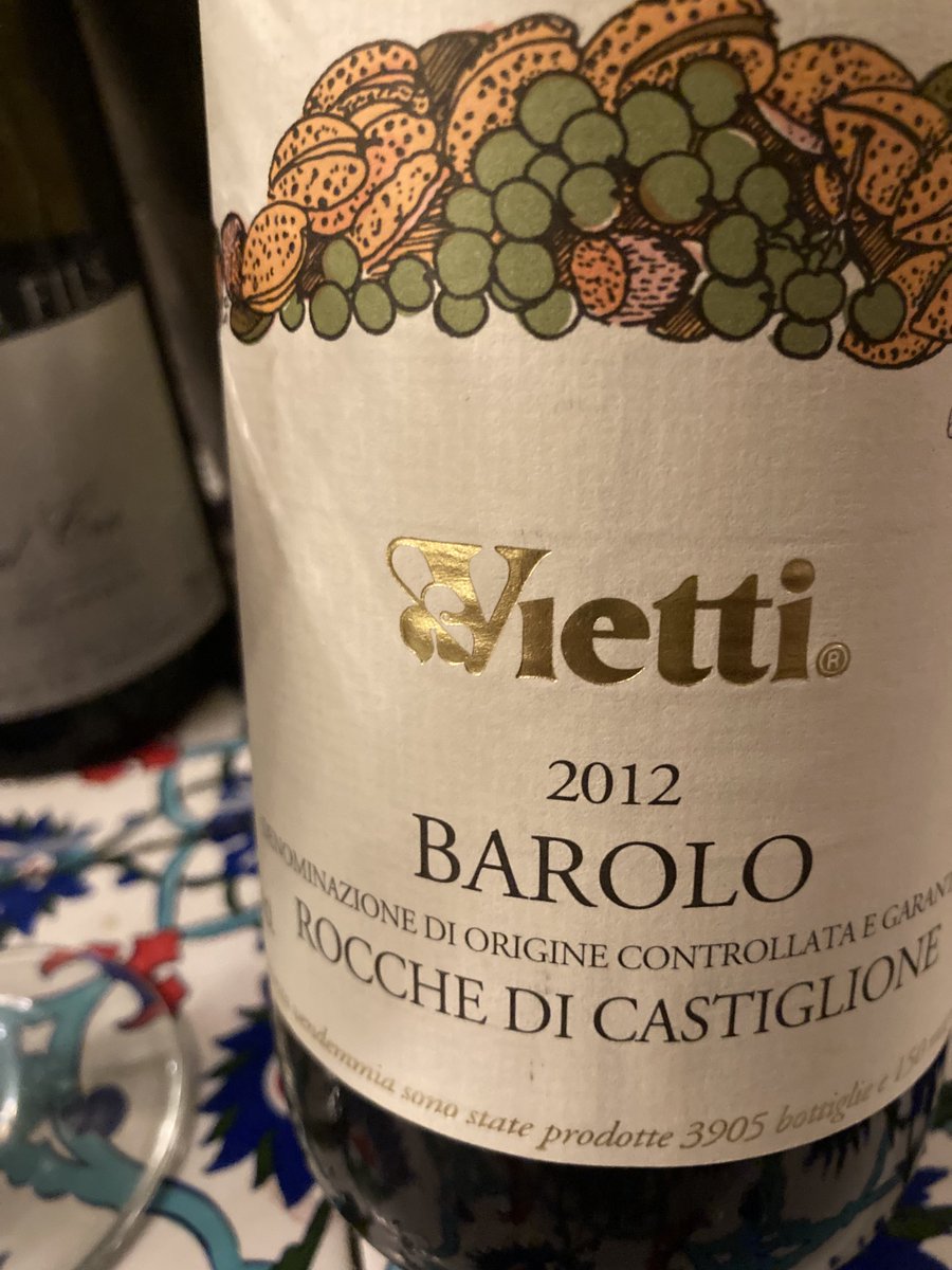Fabulous #Barolo,the essence of #Nebbiolo & a #wine that would had made the great late Maestro Alfredo proud,#Vietti #RocchediCastiglione,crimson color,complex aroma of faded roses,maraschino,wild plum,cocoa,nutmeg & cedar,powerful,yet suave & extremely elegant,huge potential,WOW