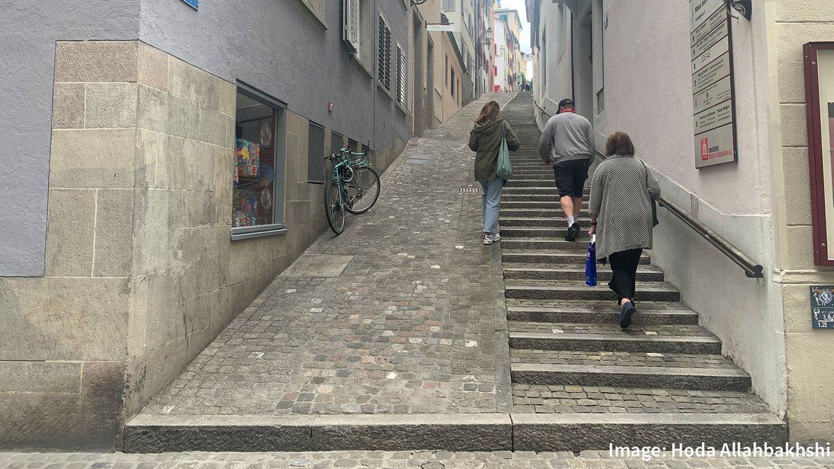 Personen mit Mobilitätseinschränkungen stossen in Zürich auf zahlreiche Hindernisse. «ZüriACT», ein Projekt der UZH und der Stadt Zürich, will die Stadt zugänglicher machen. Das Projekt wird an der Scientifica23 vorgestellt.🧑‍🦽👁 ➡️ Zum Artikel: news.uzh.ch/de/articles/ne…