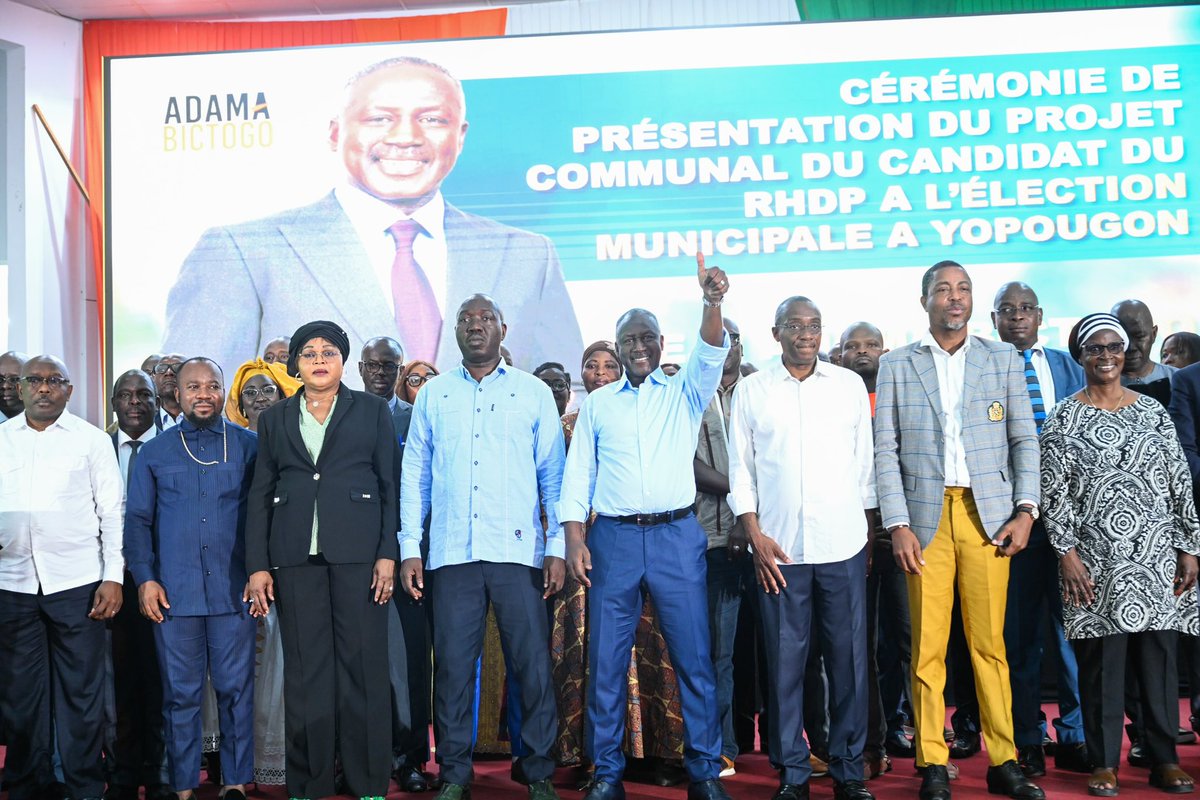 semadamabictogo's tweet photo. J’ai eu l’occasion de présenter ma vision pour la commune de Yopougon, ce Mercredi 23 Août 2023, lors d’une cérémonie dont je garde la chaleur et la dimension humaine en mémoire. 

Comme vous le savez, j'ai passé ces derniers mois à reparcourir Yopougon, et je suis reconnaissant d’avoir été reçu, parfois jusque dans l'intimité des familles, des maisons.

J’ai écouté avec beaucoup d'attention les besoins exprimés, et je suis allé au contact des réalités de la vie de notre commune.
Toutes ces choses qui m’ont été dites et qui m’ont été montrées, ont renforcé ma volonté de m'engager pour Yopougon, de m'engager pour vous.

Ce projet communal est le fruit de cet engagement, et la réponse à vos besoins, à vos attentes, et même au-delà.

C’est ensemble, que nous y arriverons ! 🇨🇮🤍