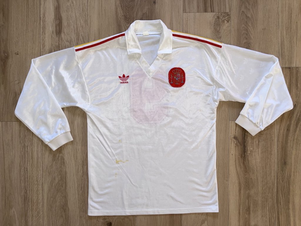 iiwillloveit's tweet photo. Spain 1992 Match Issue Away 🇪🇸 

I believe this was the first @adidas_ES shirt made since 1982 but it didn’t last long before being replaced by the new Adidas Equipment template. 

Definitely one of the rarest shirts I’ve ever had 🤍💛❤️

#adidas @adidasfootball @rfef @shirt_x https://t.co/5UloMQ1In9