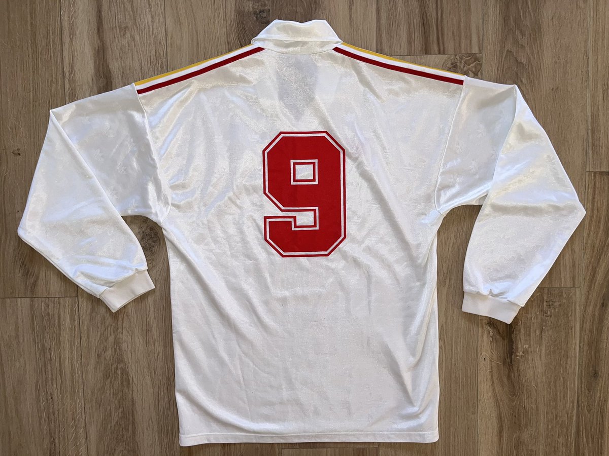 iiwillloveit's tweet photo. Spain 1992 Match Issue Away 🇪🇸 

I believe this was the first @adidas_ES shirt made since 1982 but it didn’t last long before being replaced by the new Adidas Equipment template. 

Definitely one of the rarest shirts I’ve ever had 🤍💛❤️

#adidas @adidasfootball @rfef @shirt_x https://t.co/5UloMQ1In9