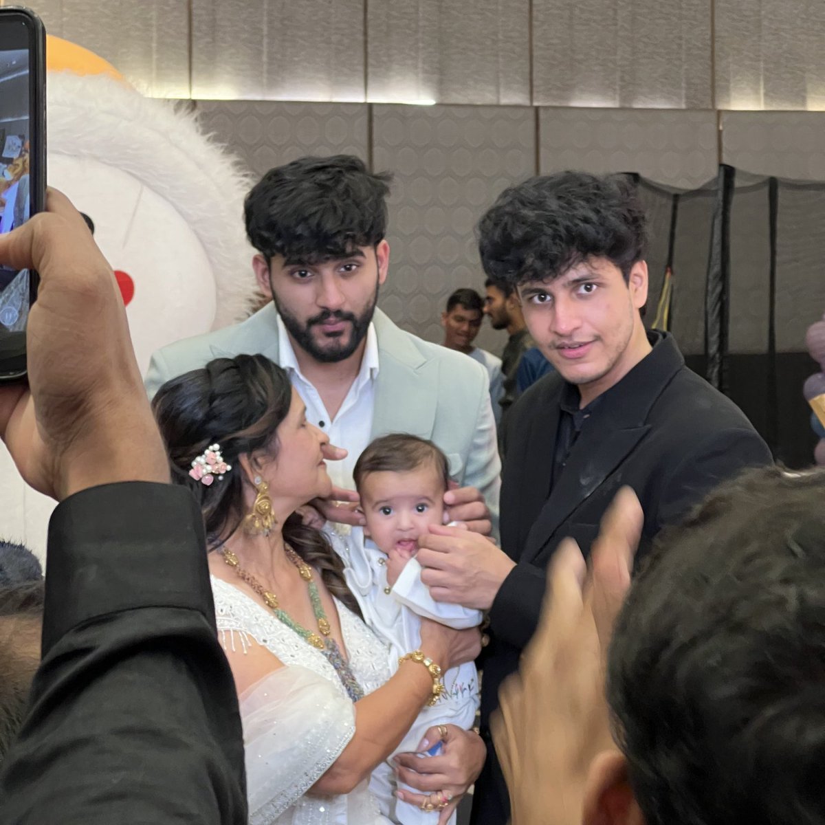 #Malhan Family Gathers for #Asher's Chola Ceremony, A Heartwarming Celebration. 

#AbhishekMalhan #FukraInsaan #PrernaMalhan #TriggeredInsaan