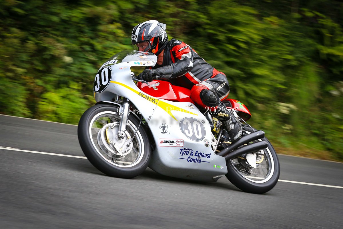 TraceysPics's tweet photo. @ManxGrandPrix it's not just about the TT stars.... Chris Moffit. Dave Rigby. Jack Turner and Colin Stockdale.. All living the dream... #traceyspictures #backanewcomer #morethanthetopten https://t.co/OQUXhYzuDH