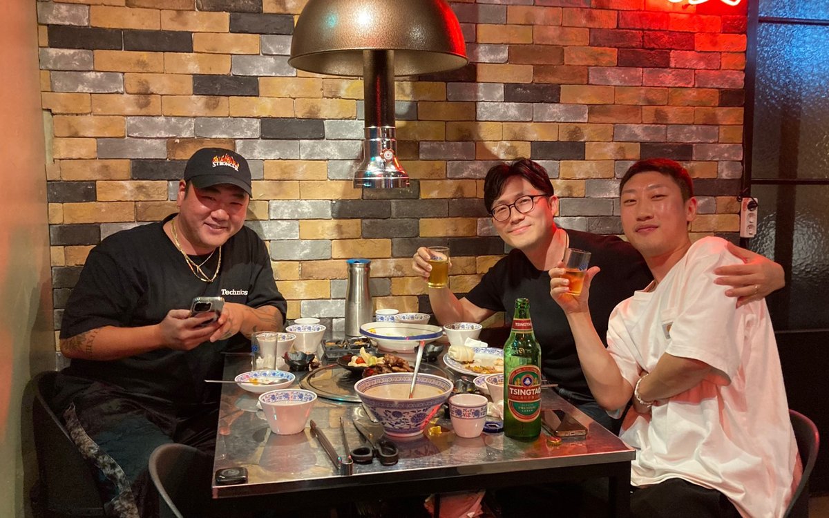 lotrichvault's tweet photo. What wonderful frens.. @YOSULEE @DJScoop_korea 
I would never have met them if I hadn't been to @goblintown ! Thanks for a great time tonight!🍻

BTW @GoblintownKorea the Next meetup WEN??
@dokkaybee @toyphilia @ana__0k @siducer @genie19197 @AnyMore__e @Kingsalbob02 https://t.co/urh9zZ8nKe