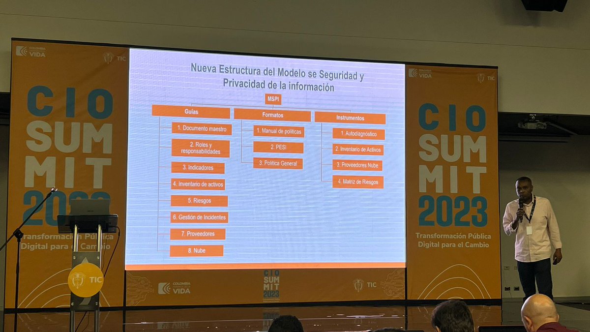 GobDigitalCO's tweet photo. Al #CIOSummit2023 llegó el Taller: Ciberseguridad en Colombia, con dos grandes exponentes:
Iván Ontibon, líder de Seguridad de la Información
Luis Clímaco Córdoba, subdirector de estándares y arquitectura – Dirección de #GobDigital https://t.co/Ak988RLuaH