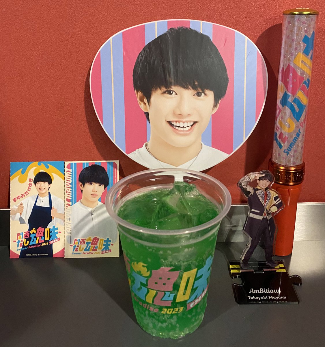 TAKECHAN_6's tweet photo. 昼も夜も真弓担で溢れてて嬉しそうなたけちゃんかわいい〜☺️❤️会場の真弓担全員にファンサしようとしてるんじゃないかってレベルで頑張ってた（笑）19歳健康第一で、最高の1年にしてね〜✨

#真弓孟之 https://t.co/MSXV7xYdDQ
