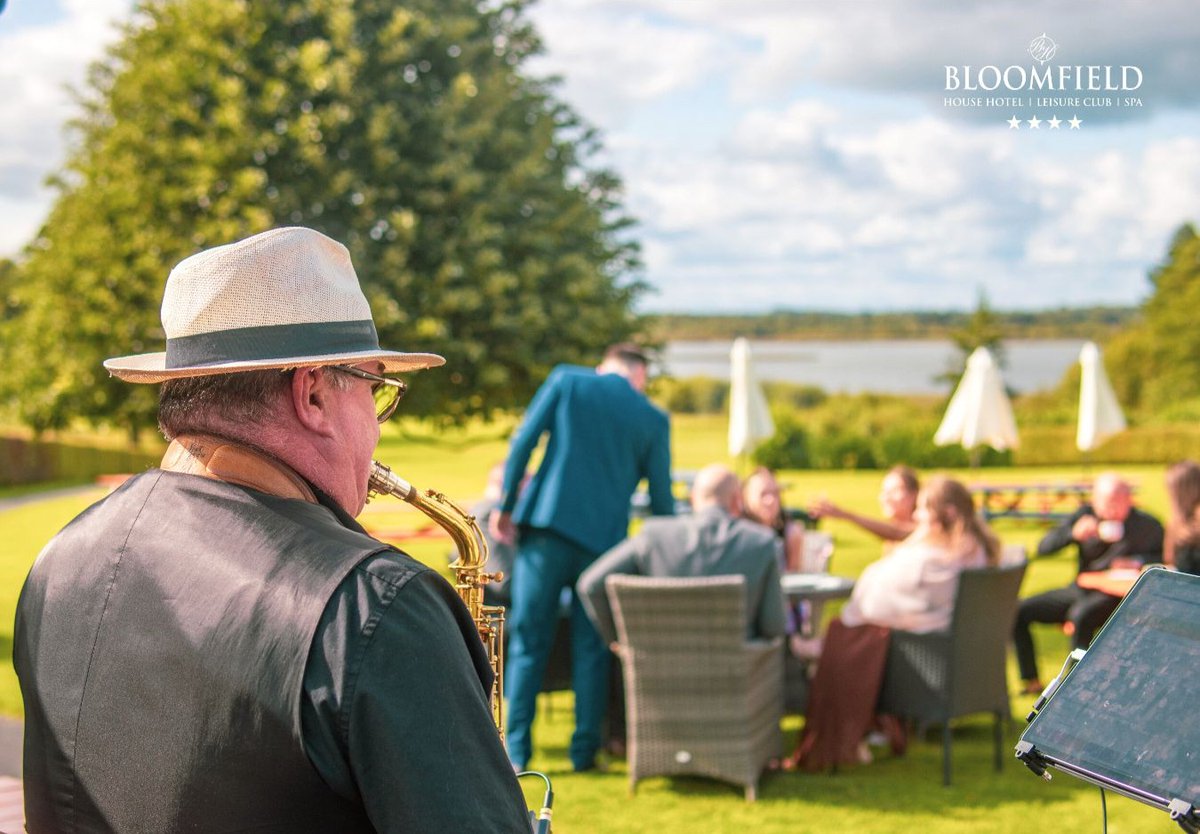 BloomfieldHotel's tweet photo. Jazz by the lake for today's Wedding guests to soak up 🎷☀️🥂 https://t.co/FBd6Le5ilB