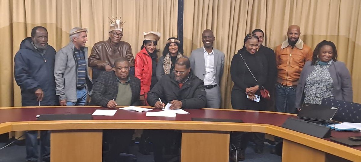 Eskom_SA's tweet image. #EskomWesternCape Cape Coastal Cluster, General Manager, Mbulelo Yedwa and General Manager, Operations, Velaphi Ntuli signs a Memorandum of Understanding on behalf of Eskom with the Nama Royal House, His Royal Majesty, King Eldridge Como and Her Royal Majesty, Queen Rebecca Como.…