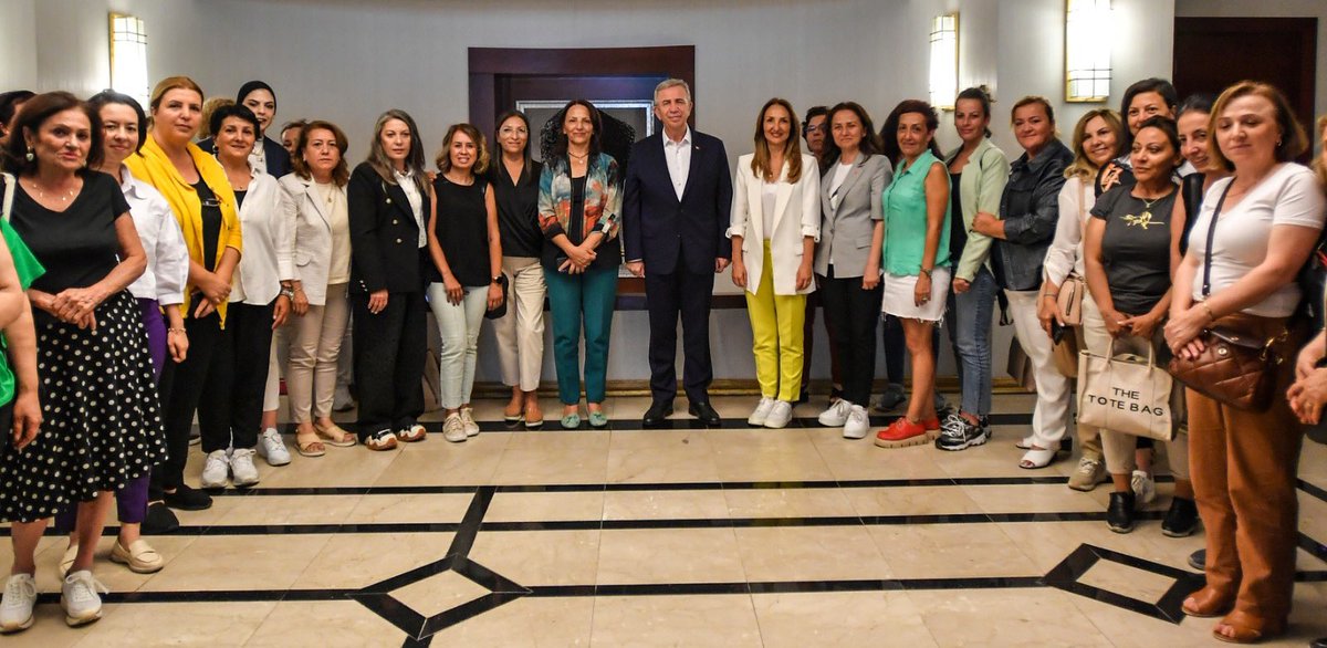 Kadın Kolları MYK Üyelerimiz ve 81 İl Kadın Kolu Başkanımızla birlikte @ankarabbld Başkanımız Sayın @mansuryavas06 ‘ı makamında ziyaret ettik.