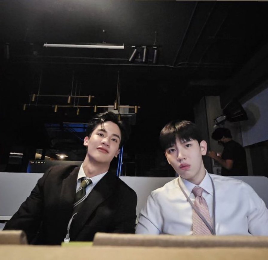 stnty1301's tweet photo. พี่เตหล่อไปปะ กุตายแน่ไ https://t.co/yFBgWWqx1S