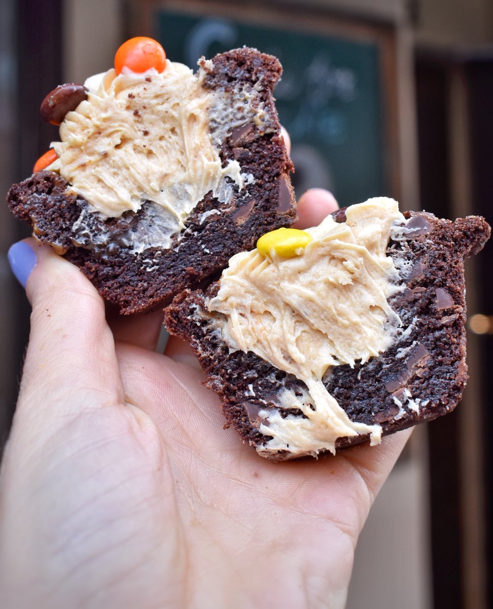 Made you stop scrolling down your screen, right? 😇🍪

#SCHMACKARYS #NYC

🌎 NATIONWIDE SHIPPING AT SCHMACKARYS.COM! Get our COOKIES delivered right to your door!
🔗 Build your custom order directly on our website!