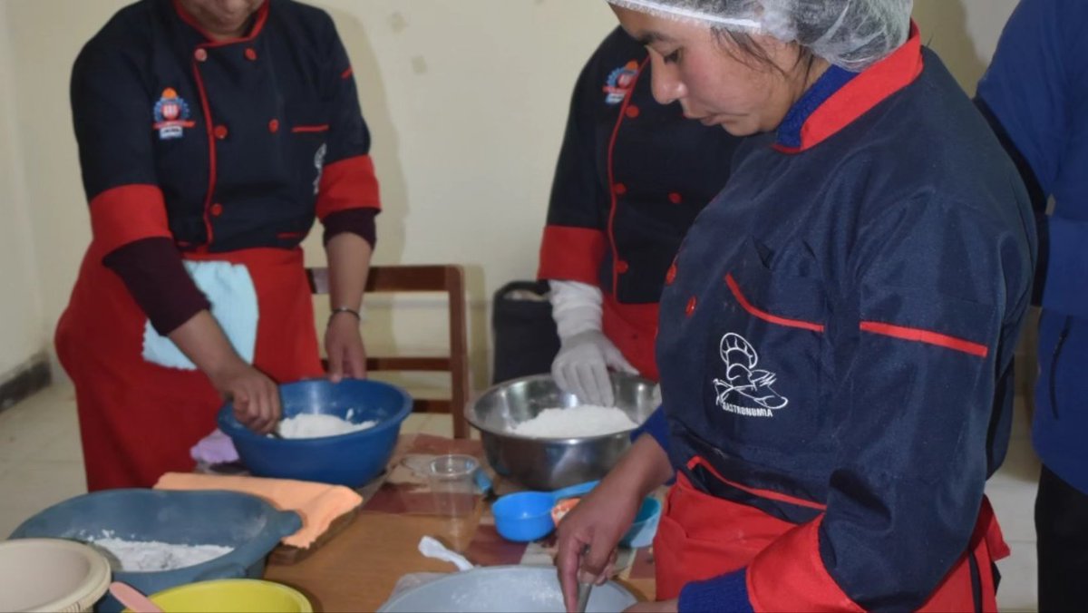 DdeLpz's tweet photo. La Dirección Departamental de Educación La Paz, a la cabeza del Prof. Carmelo López Valda  y en coordinación con la Dirección Distrital de Educación de Colquiri, realizó la inspección y seguimiento al Centro de Educación Alternativa (CEA) La Merced. https://t.co/qKJwwj75qu