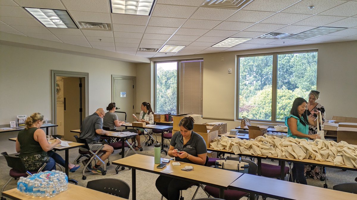 CopperCircleNC's tweet photo. What's happening here?
Yesterday volunteers came together to assist with preparations for tomorrow's Reverse Trade show.
Interested in serving? Click here - https://t.co/0V8z7N2OhU
Interested in supporting? Click here - https://t.co/9vJXKDb9cT https://t.co/XG0HZPTER1