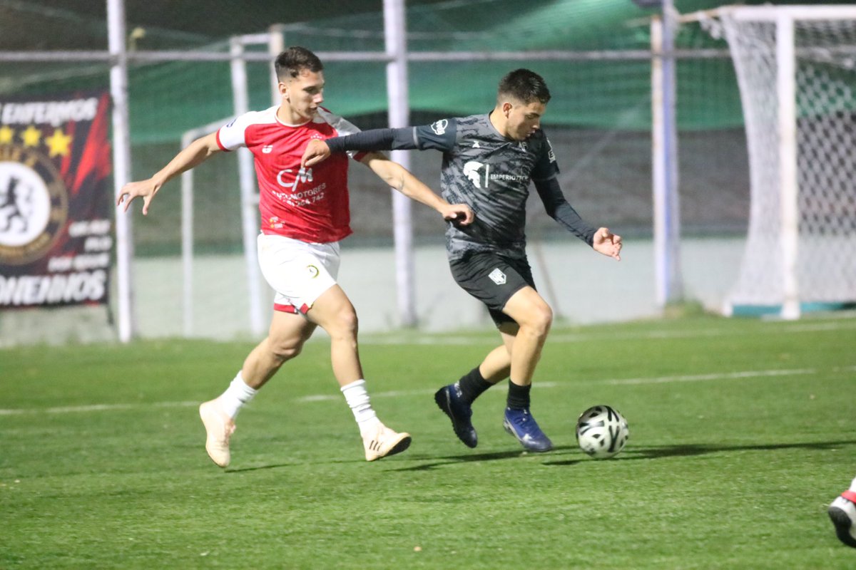 Gran remontada para quedarnos con los primeros tres puntos 💪🏼 <a href="/ligadetuiteros/">+Liga Slots del Sol</a> 
¡VAMOS EQUIPO! 🔴⚪️ #JuntosHastaElFinal