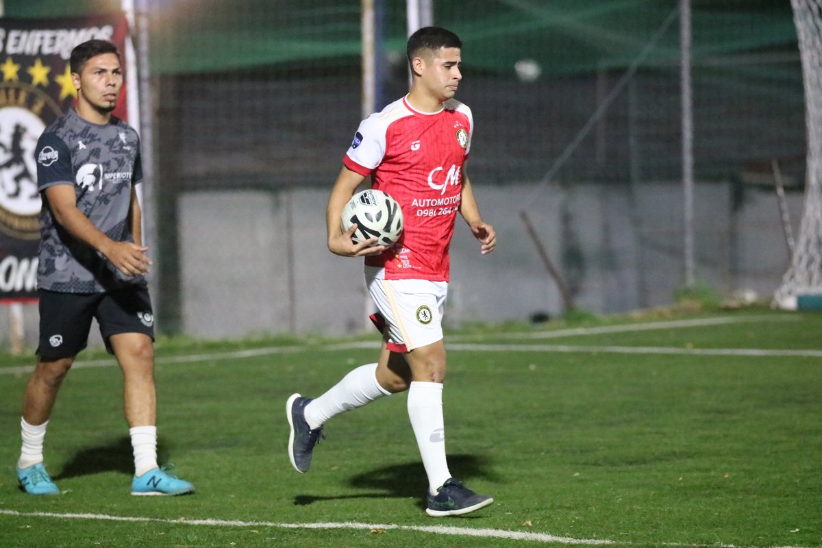 Calle_2FC's tweet photo. Gran remontada para quedarnos con los primeros tres puntos 💪🏼 @ligadetuiteros 
¡VAMOS EQUIPO! 🔴⚪️ #JuntosHastaElFinal https://t.co/1kC3on5QJs