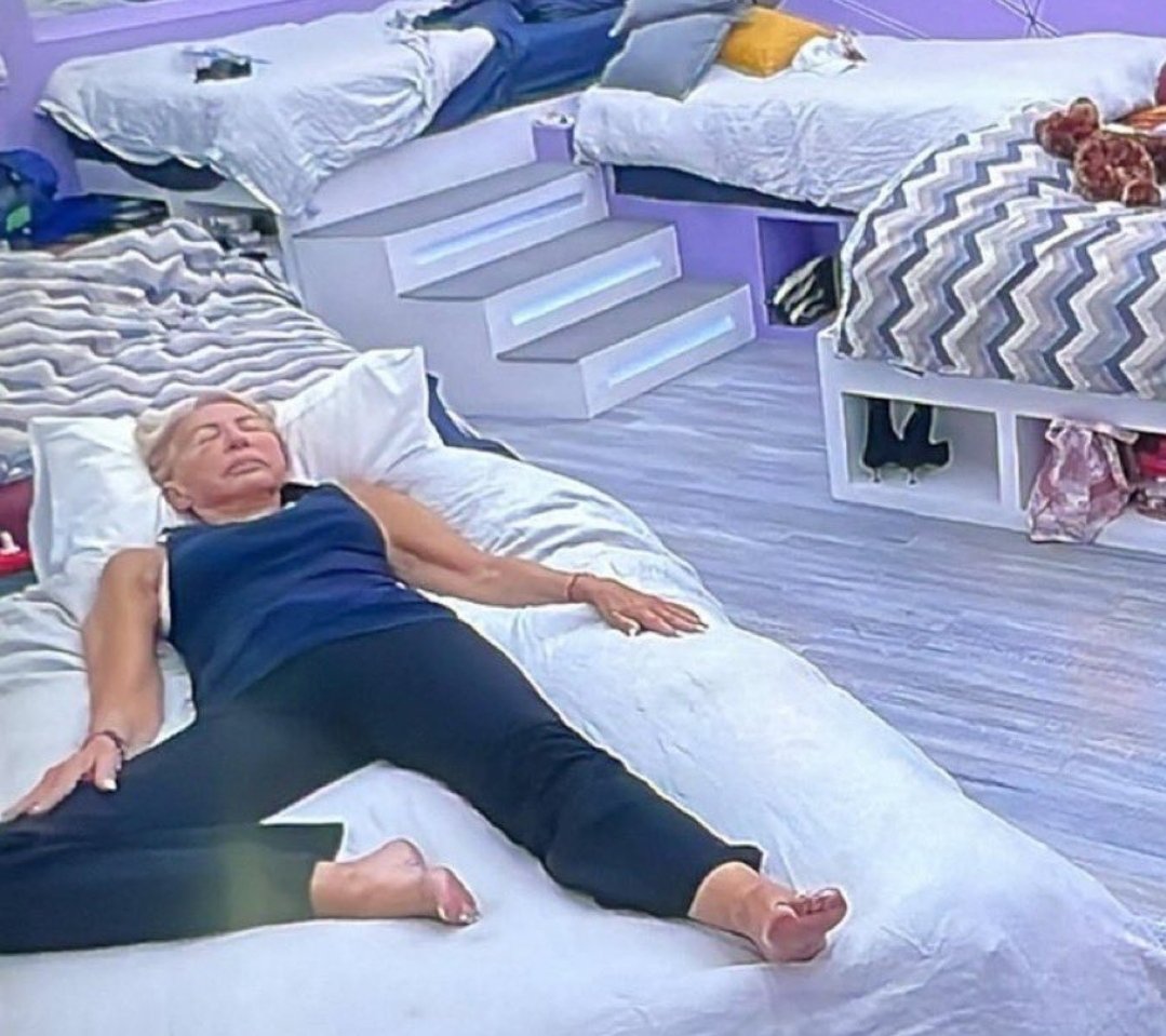 yo tomando una pequeña siesta de 3 horas:
