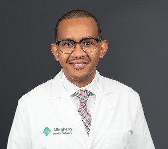 Congratulations to @AHNGastro's @MohamedEisaMD on being selected as a 2023 honoree for @PittsburghMag 40 under 40! pittsburghmagazine.com/40-under-40-ho…