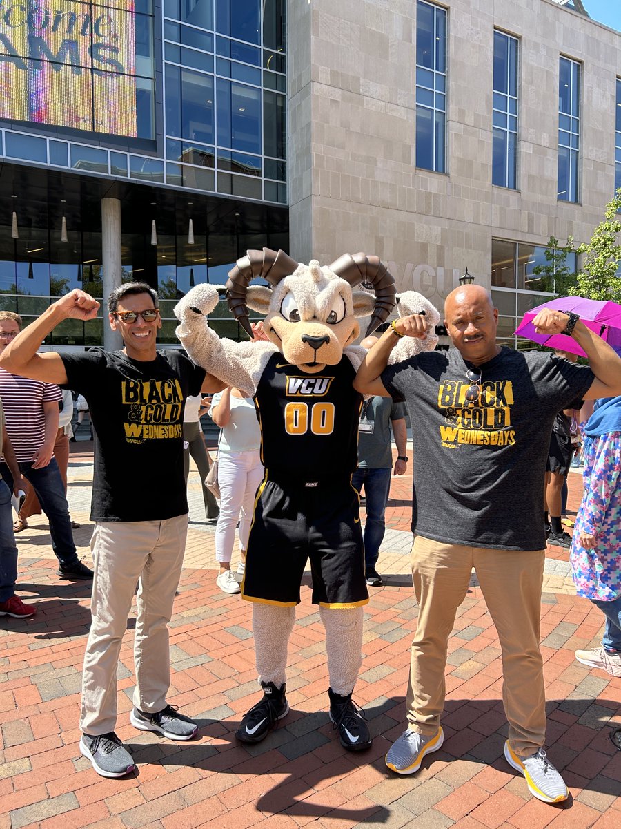 VCUpresident's tweet photo. I don't think I've ever seen so much black & gold at @VCU! I loved getting to share school spirit at Black & Gold Wednesdays with all of our students, faculty and staff. Let's carry that energy into the rest of the year by showing our UNlimited Ram pride every Wednesday! #VCUBGW https://t.co/Fhg6U16C2p