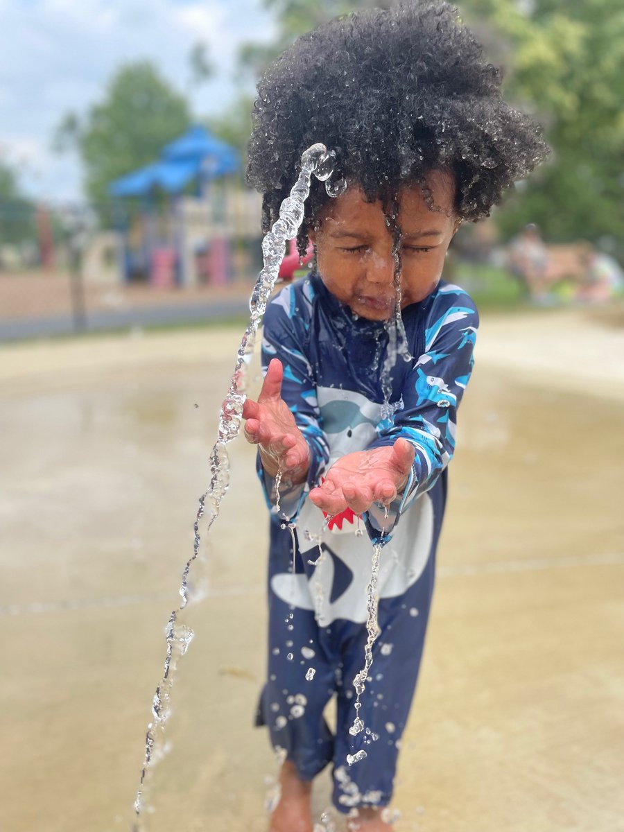 HFParks's tweet photo. To help beat today's excessive heat, we're extending the hours of the Splashpad at Millennium Park to 11 am to 6:30 pm. Come cool down with us! https://t.co/GTzLQLPbxT