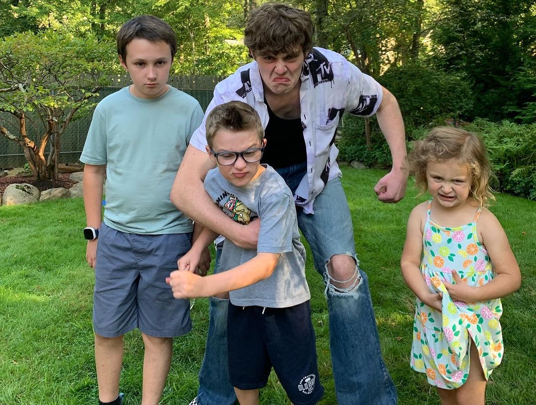 jackcfiles's tweet photo. ‘Cousins and a turkey #familyreunion’ 
Jack via Instagram https://t.co/RoIL4M4eFV