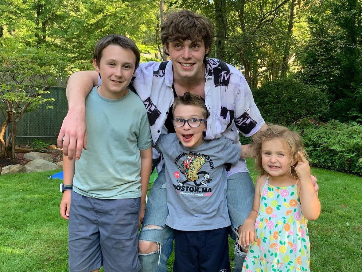 jackcfiles's tweet photo. ‘Cousins and a turkey #familyreunion’ 
Jack via Instagram https://t.co/RoIL4M4eFV